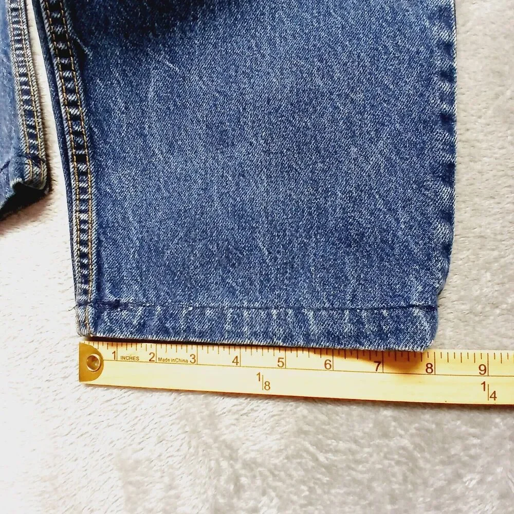Vintage Levi's 550 Relaxed Fit Short Man W38 L27 Red Tab Jeans USA Made '01